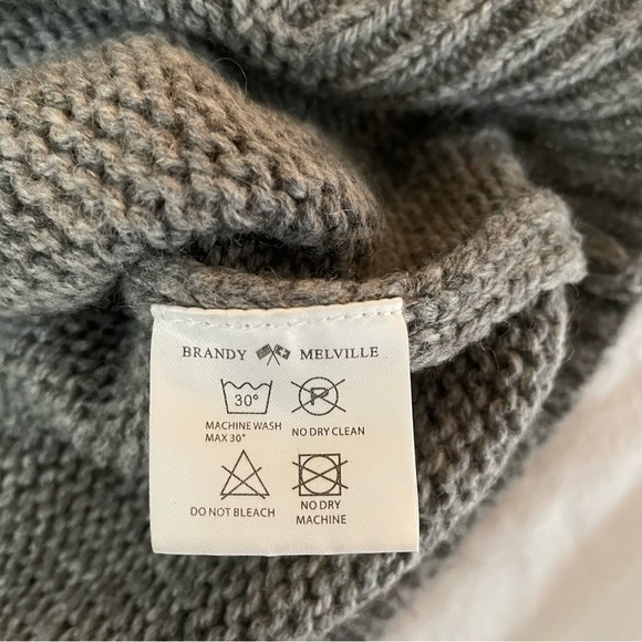 Brandy Melville Cropped Sweater Mock Neck Gray Wool Blend Chunky Knit Winter - Picture 6 of 7
